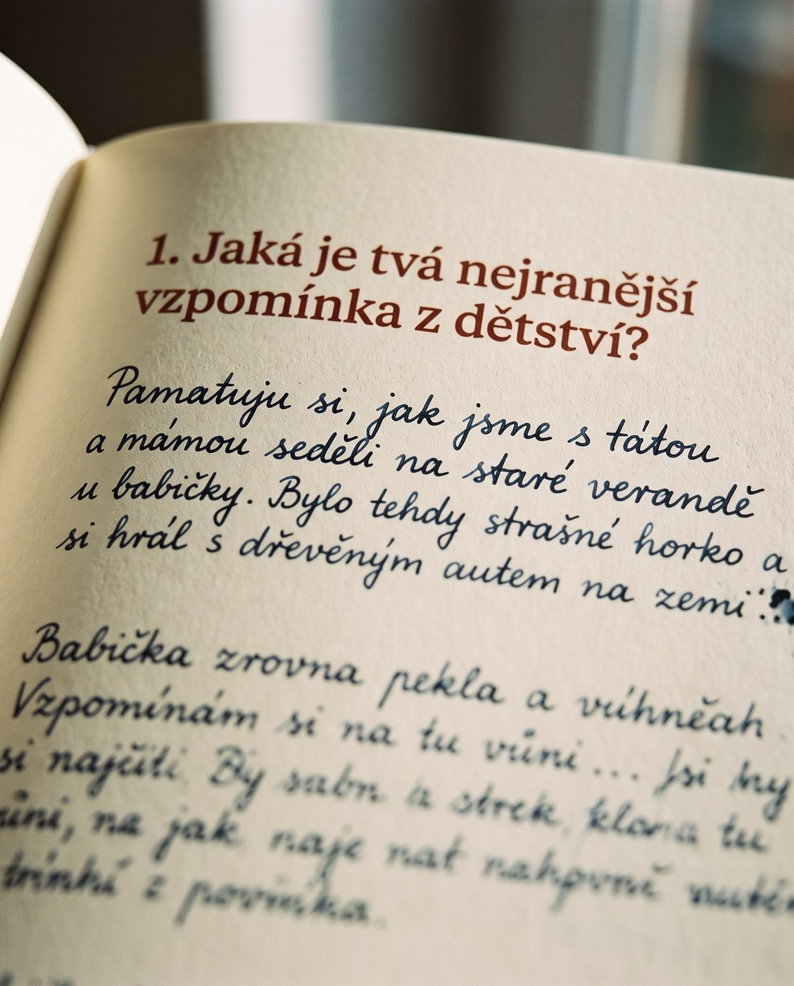 Foto: rozevřená kapitola Dětství